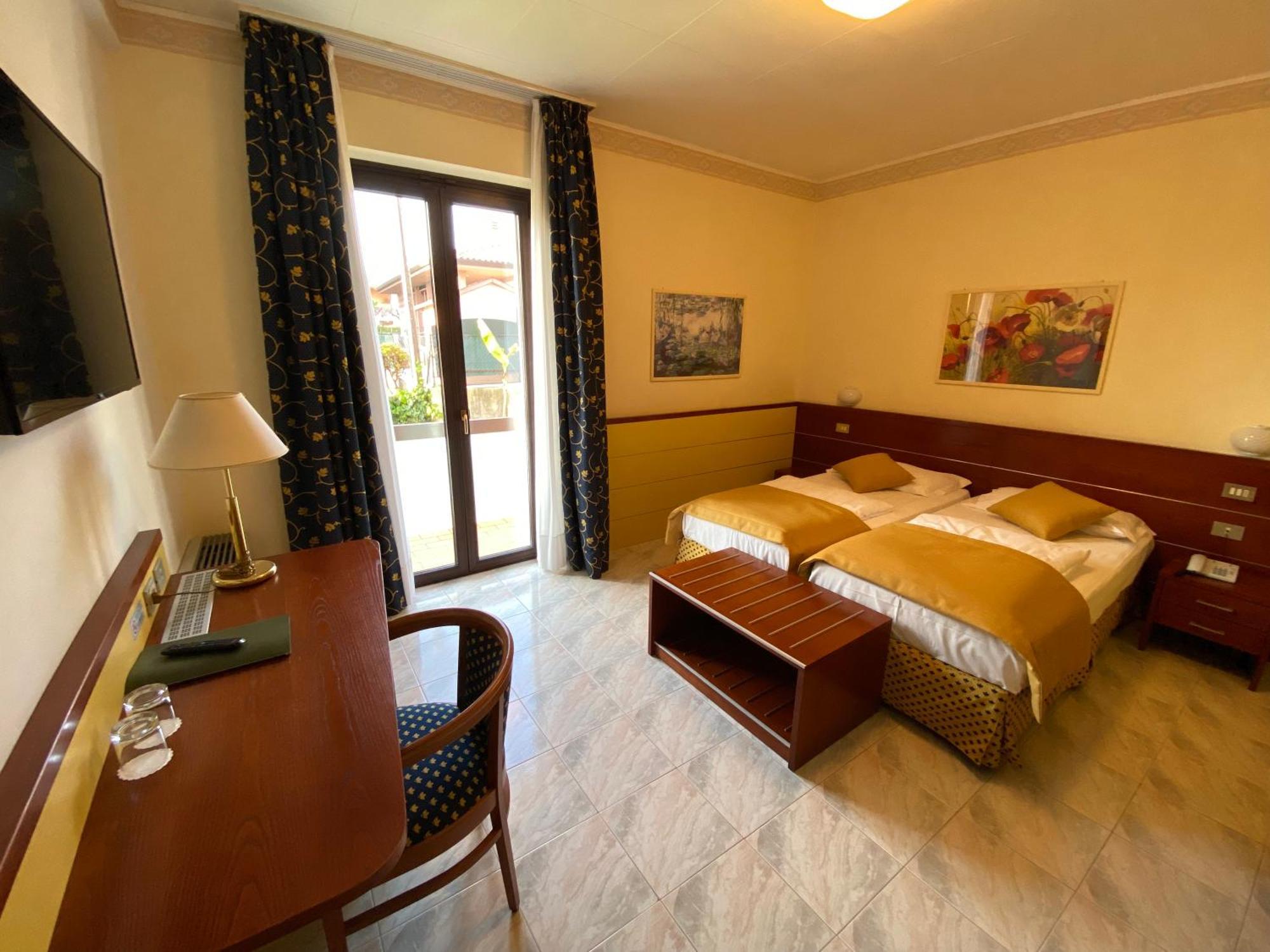 Hotel Villa Olivo Resort 3S Bardolino Exterior photo