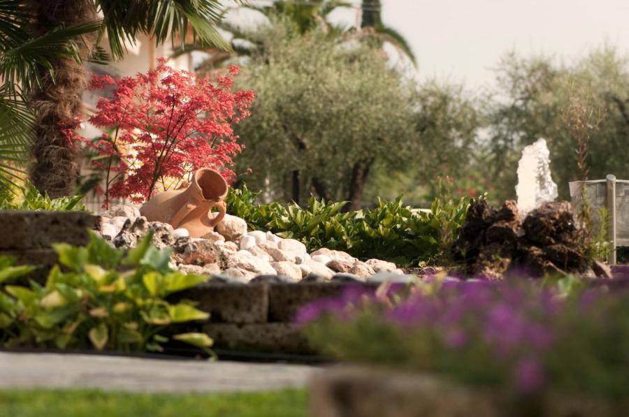 Hotel Villa Olivo Resort 3S Bardolino Exterior photo